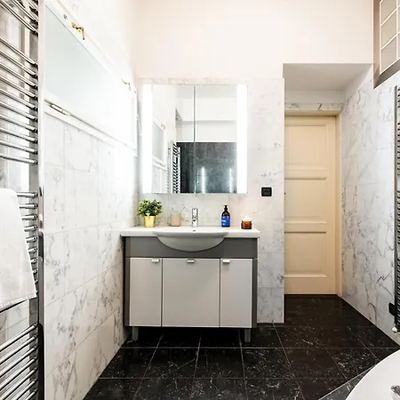 Days - Three Bedroom With Ac, Desk And 100mbs Wifi In New Town Apartamento *