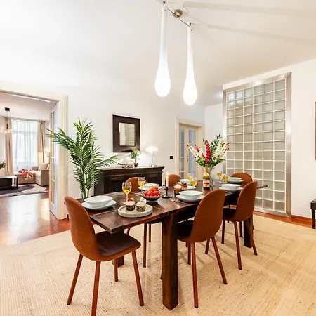 Days - Three Bedroom With Ac, Desk And 100mbs Wifi In New Town Praga