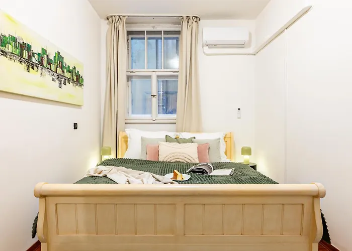 Days - Three Bedroom With Ac, Desk And 100mbs Wifi In New Town 아파트 *