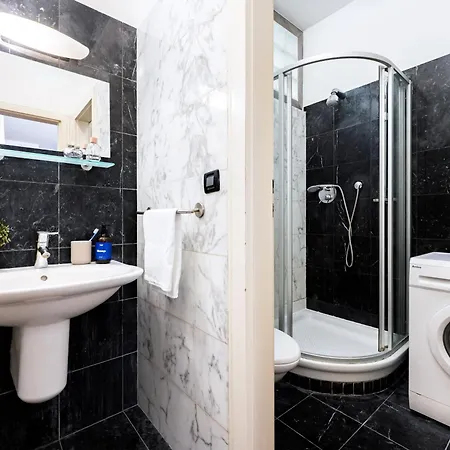 Days - Three Bedroom With Ac, Desk And 100mbs Wifi In New Town Apartmán Praha