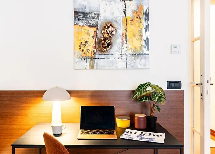 Days - Three Bedroom With Ac, Desk And 100mbs Wifi In New Town * Praga